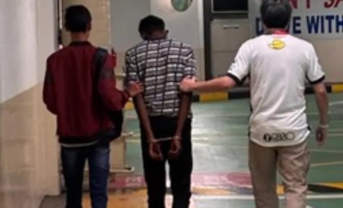 Kedua tersangka ditangkap dalam dua operasi terpisah setelah penyelidikan intensif yang dilakukan oleh Komando Anti-Penipuan Departemen Urusan Komersial (CAD) Singapura | dok: police.gov.sg Kedua tersangka ditangkap dalam dua operasi terpisah setelah penyelidikan intensif yang dilakukan oleh Komando Anti-Penipuan Departemen Urusan Komersial (CAD) Singapura | dok: police.gov.sg
